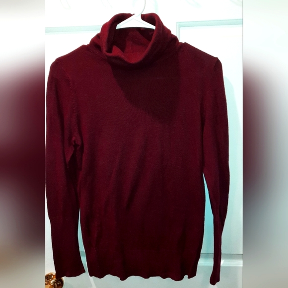 Mossimo Womans Maroon Turtleneck Sweater Medium - Picture 1 of 4
